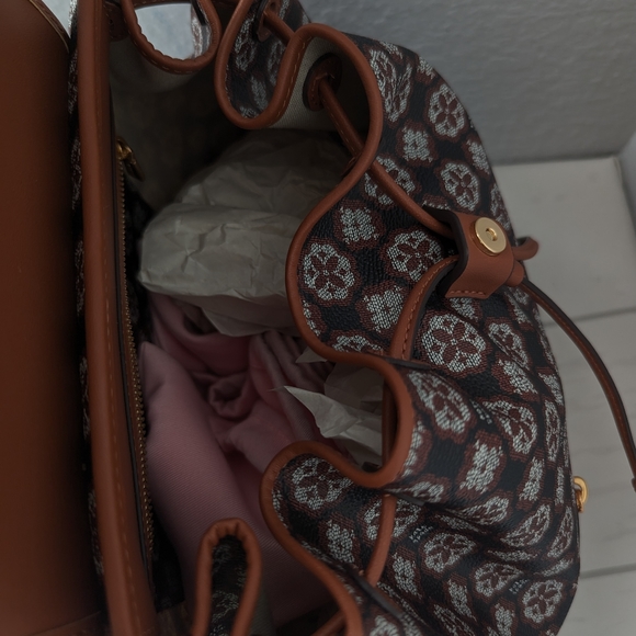 NWT Kate Spade Flower Monogram Coated Canvas Medium Backpack Black Multi - Picture 4 of 4